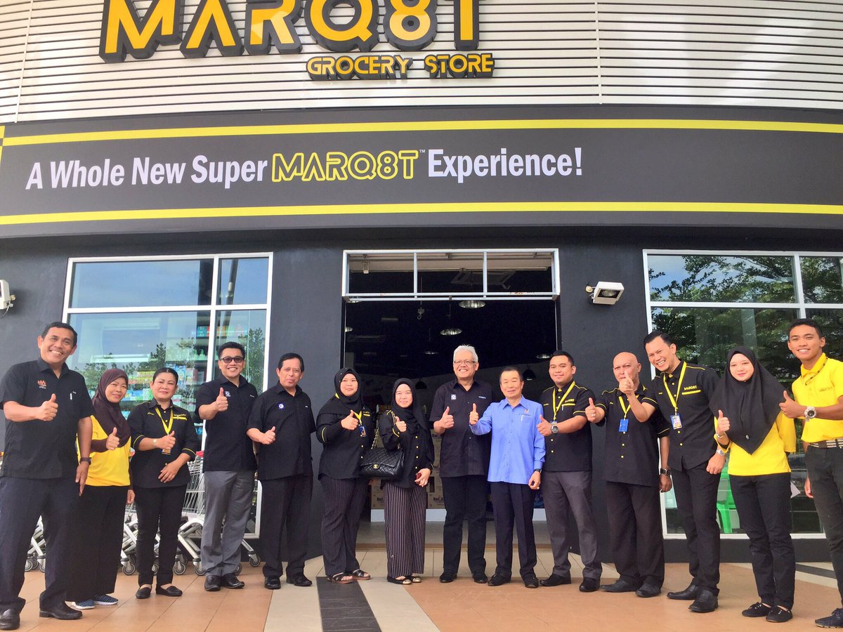 nazridouglas's tweet photo. Short visit by Minister of KPDNKK YB DS @dhzhamzah to MARQ8T grocery store Medan Hamidah, Kuching Sarawak. #mykpdnkk #MPLarut #kuching #lawatankerja https://t.co/T8Ju8shSEI