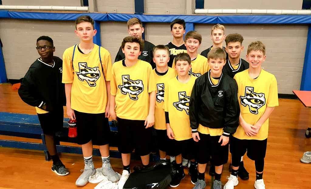 gayleydeemom3's tweet photo. Another win for these boys!!! 🐯🏀❤ #PJD #7thGold #SealyJH #TigerBasketball https://t.co/A7xudC3VKu