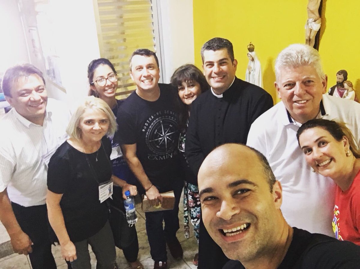PeAnderson_NSA's tweet photo. #quintafeiradeadoracaocn #cancaonova https://t.co/1Hz3qQ0WXM
