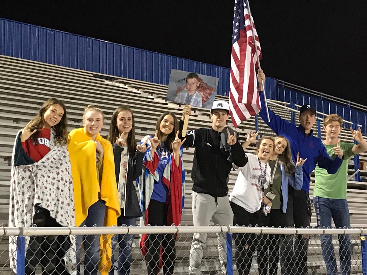 GMilbrandt_CHS's tweet photo. Gotta love our Soccer support tonight! #CampusofChampions https://t.co/CVbno3GqNt