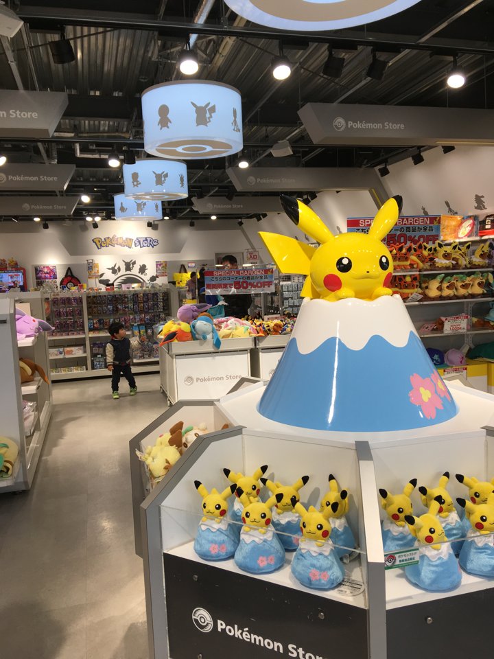 Fifi 御殿場プレミアムアウトレット本日からバーゲン バーゲン バーゲン ポケモンストアもバーゲン やったね T Co 6pocy1pqvv Twitter