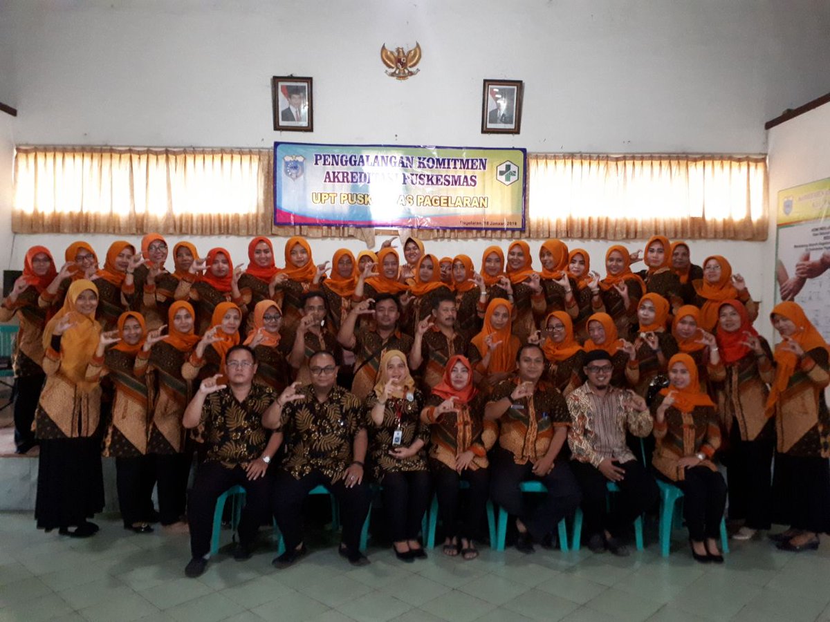 Pengalangan Komitmen Akreditasi Puskesmas Pagelaran
<a href="/dinkespdg/">Dinkes Pandeglang</a> 
<a href="/HjAprilLesmana/">April Lesmanawati</a>