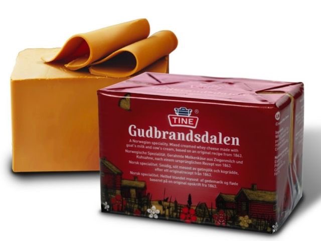 scandiandscot's tweet photo. It’s going to be a #brunost type of weekend, our wee Scottish cheese scones are rather looking forward to their tip top Norwegian topping. @TINE_SA #scottishcheese. https://t.co/rHQyBTcJvO