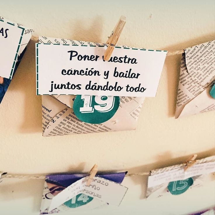 Dia 19 : Poner vuestra cancion y bailar juntos dandolo todo.
#Tareadeldia #BailandoSeViveMejor
#SantosMusic