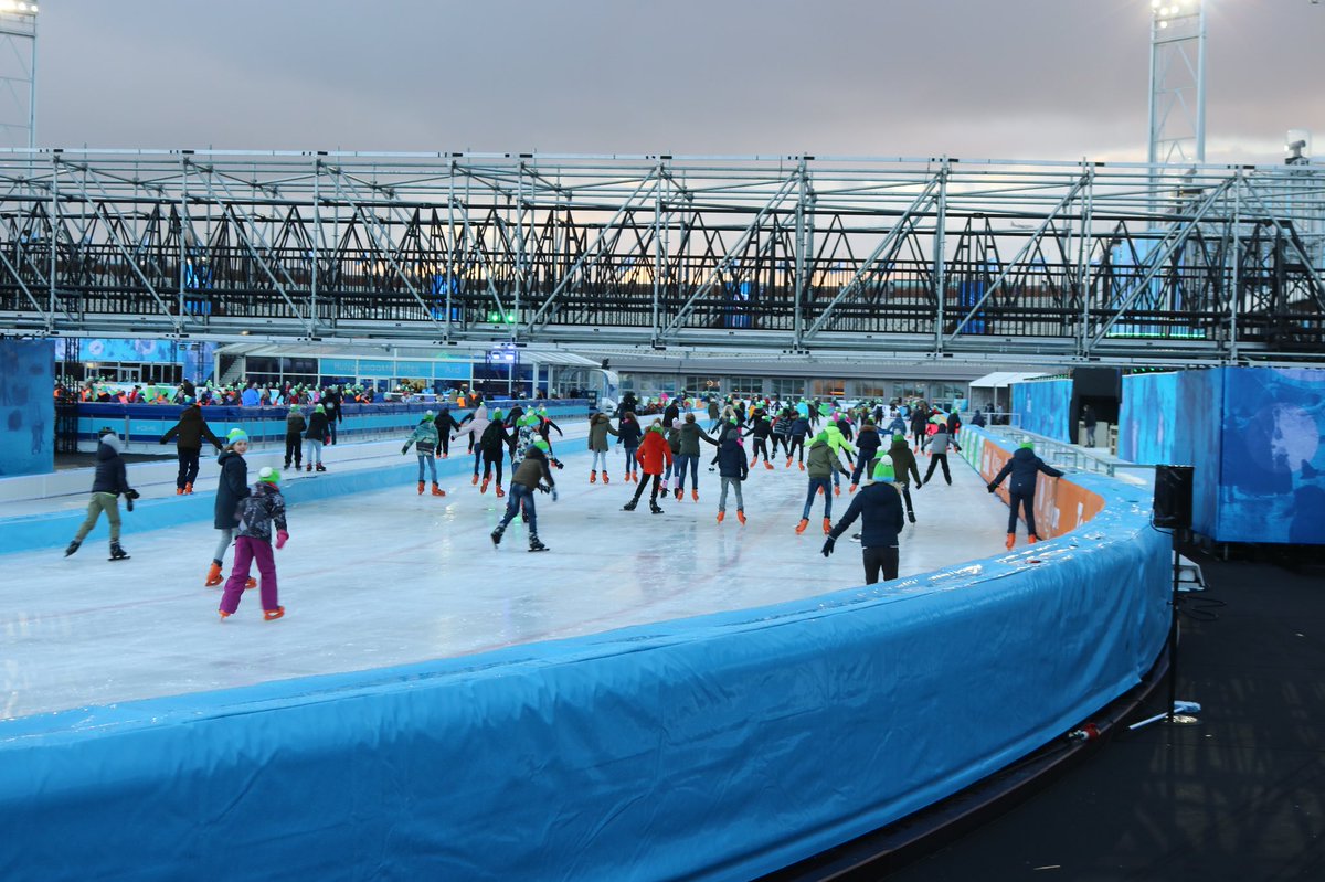 De Coolste Baan van Nederland 2018 is open! Honderden kinderen schaatsen hun rondjes op historische grond. Prachtig werk @HouseOfSports en partners! #CBvNL