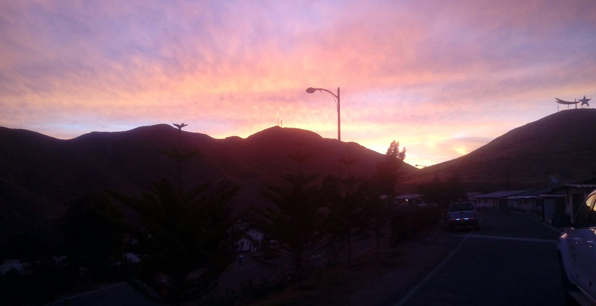 NickyTala's tweet photo. Atardeceres inolvidables 🌇💛🌆 https://t.co/uXSd9qNWmn