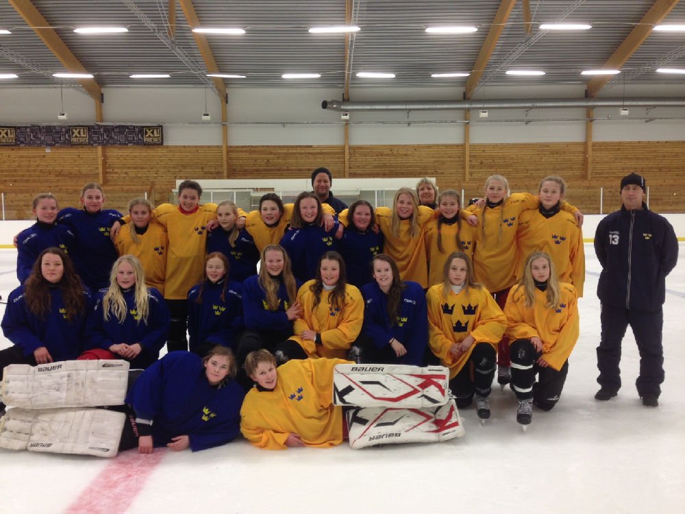 I helgen får 264 st U14-U16 spelare och 36 st klubbtränare kostnadsfri utbildning på de 6 st camper som arrangeras! Hockeykonsulenterna leder camperna! 

#twittpuck 

Läs mer: bit.ly/2BckEnk