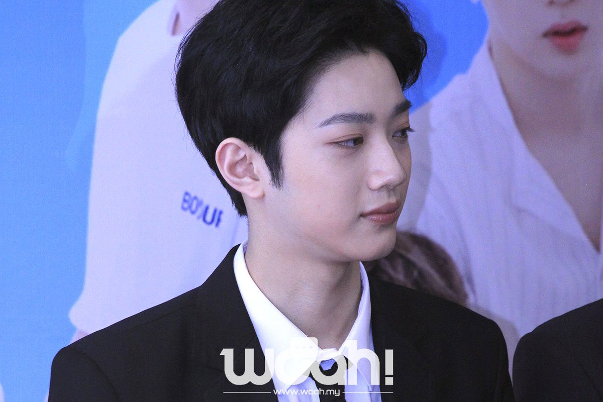 woahMY's tweet photo. WANNA ONE PRESS CONFERENCE 01 #WANNAONEinMY #WANNAONEinKL #WANNAONE #WOAHMY https://t.co/YRU4M6LXRR