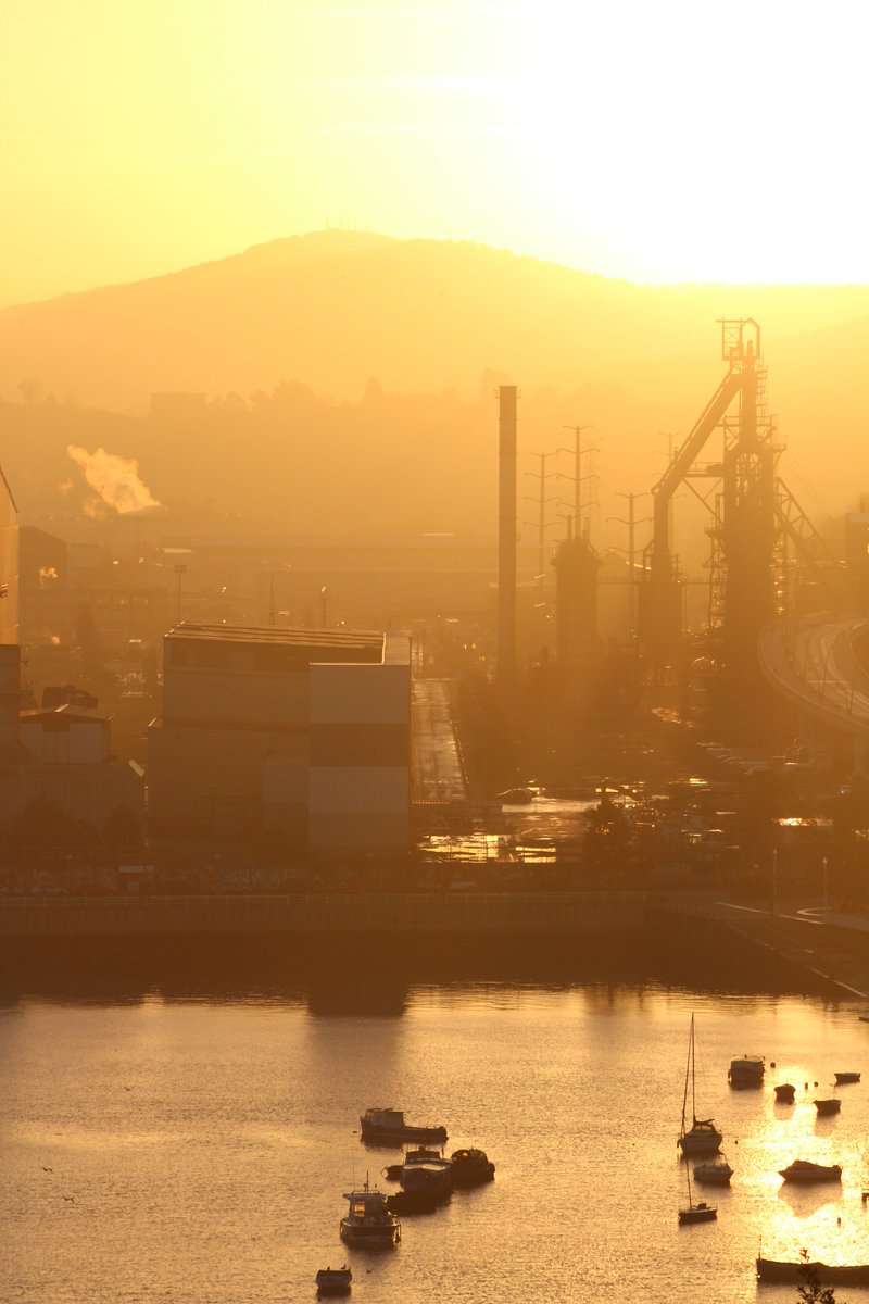 Apenas son unos minutos, pero los primeros rayos de sol son impresionantes. ¡Aprovecha los tintes naranjas que nos regalan!
