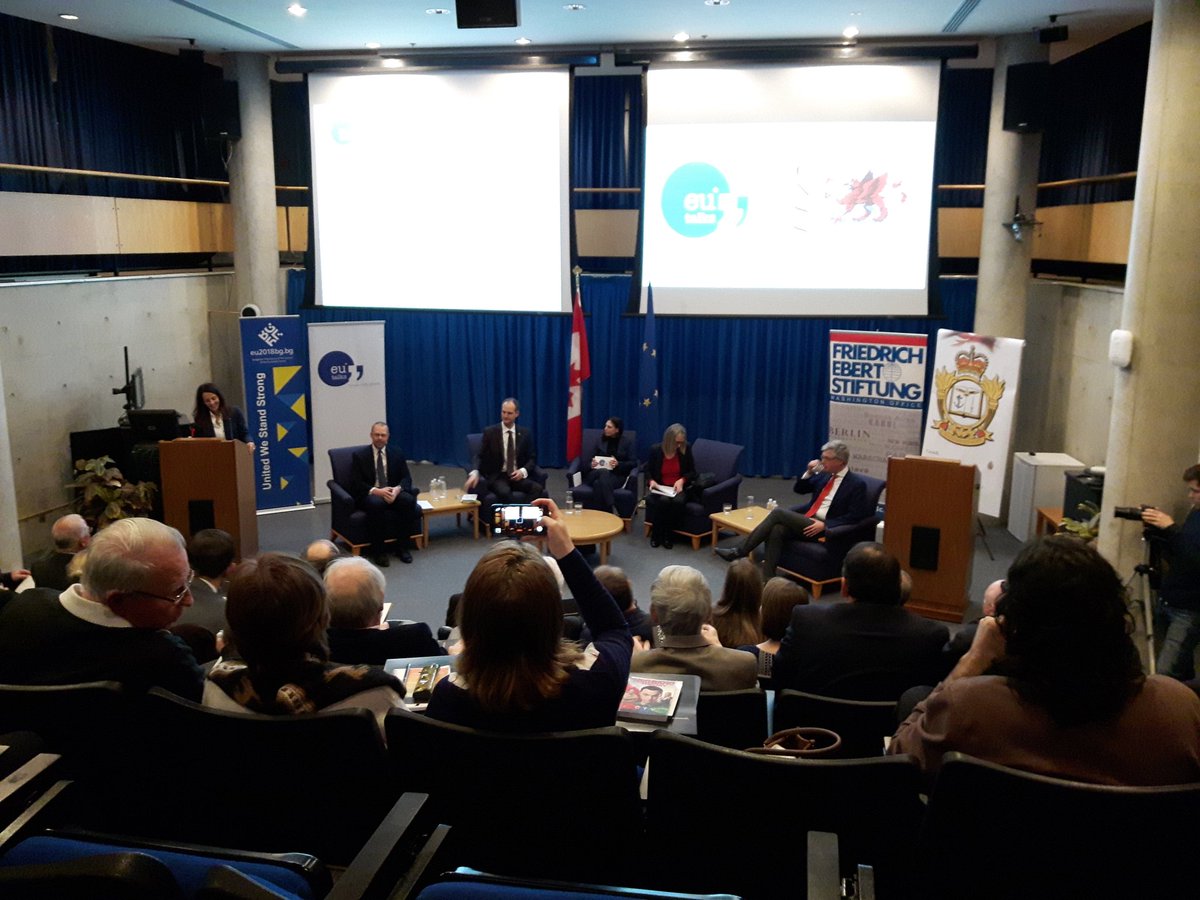 Our Executive Director @Faaiz101 and Director Programming Patricia Stanescu with @EUAmbCanada at #EUtalksTO on 'Global Security Tested-EU's role and its ambitions'. Congrats to all EU consulates for organizing a successful panel discussion on #EUSecurity #ForeignPolicy 🇨🇦🇪🇺