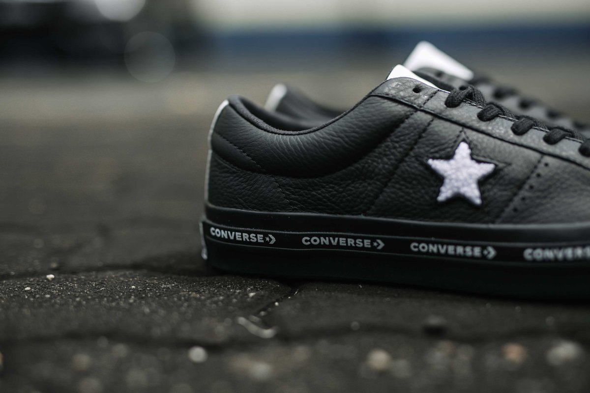 converse in mid valley