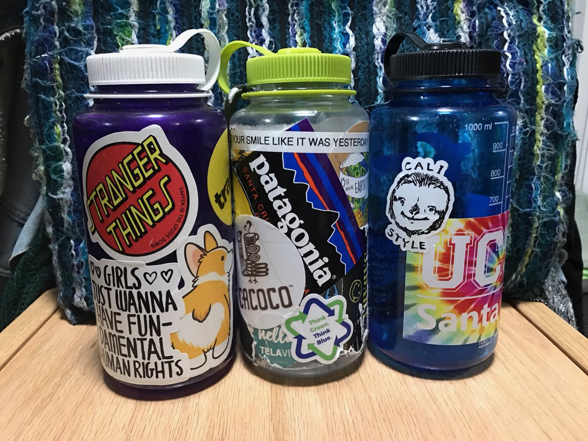 LopesConfess's tweet photo. The “I’m from the Pacific Northwest and everyone on campus should know it” starter pack: https://t.co/Jvp86ZPvj8