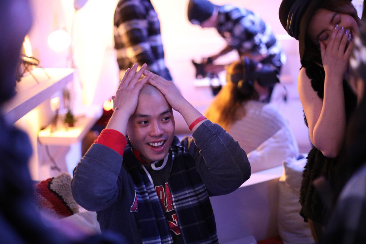 TheEmbermine's tweet photo. 🥁Drum roll for Amazing Moment #1🥁

#Embermine attends the #Youtube House, a #VR focused discussion presented by @YouTube and @Google! 

#emberSDFF #Sundance #SundanceFilmFestival #Sundance2018 #google #blockchain #cryptocurrency #startupLNK $MBRS https://t.co/1jgJEkCbUa