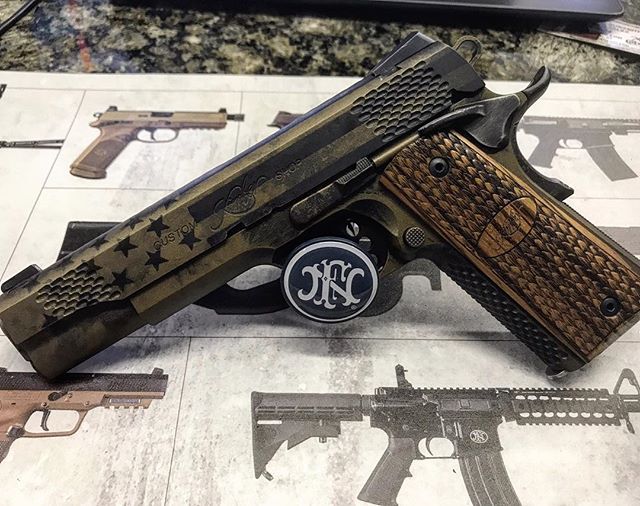 kimberamerica's tweet photo. Too much, not enough, or just right? #kimber #raptorii #bltr
π·: moncada2001 on IG https://t.co/ECmf3FjKxr