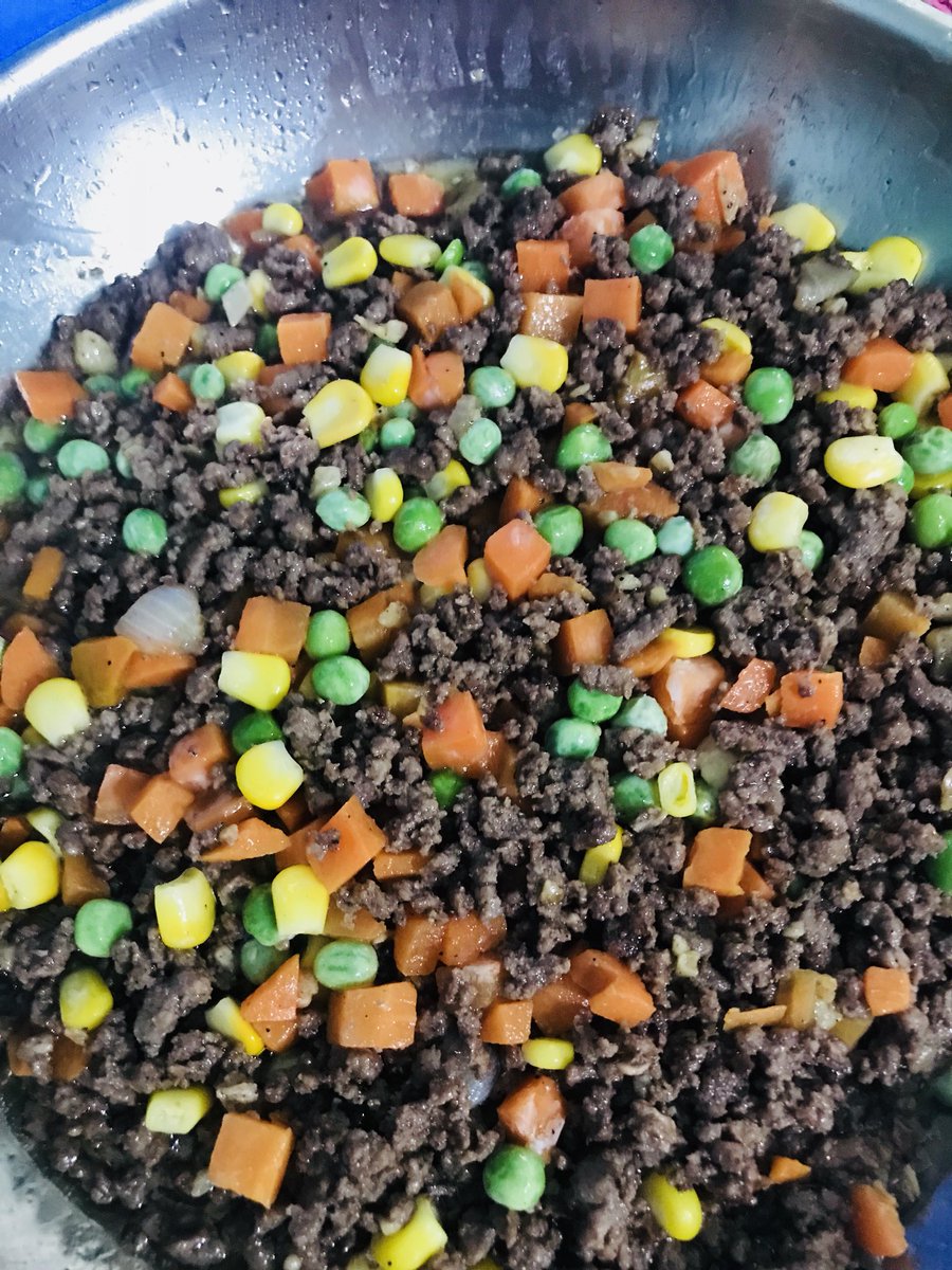 HabibiPoz's tweet photo. Nakaluto na ako sa wakas. Lunch na tayo mga brothers! #beefpicadillo https://t.co/sOZ0czRBeI