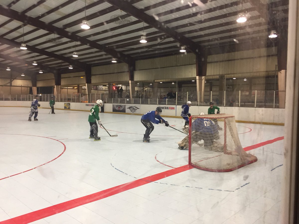 RBRollerHky's tweet photo. #RBHSBroncos storm out of the barn and take down Poway HS 10-1. Asst Captain Nik Thomas netted 4 in the win. #rollerhockey #CIF @DavidLLeMaster @rbstudentsec @rbhsbroncos https://t.co/1kyqNulTuh