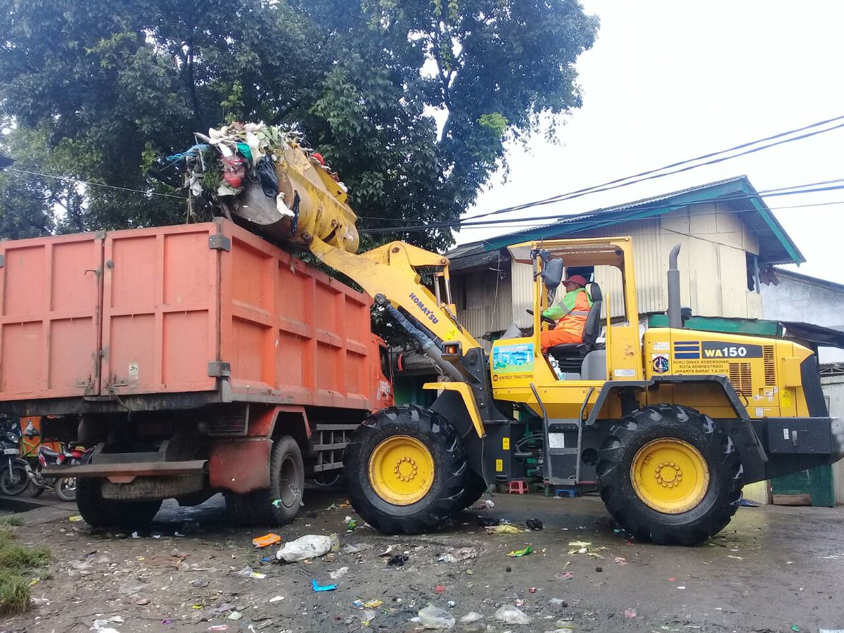kalideresbersih's tweet photo. Rutinitas Penanganan Kebersihan Lingkungan
TPS RW 007 KelurahanTegal Alur,Kalideres
@Dinas_LHdki @aniesbaswedan @sandiuno @IsnawaAdji @bangAli_MH @sudinsihjakbar @kurlidoang @deyna7475 @Hendartr @hariosudiro
#PasukanOrangeDLH
#DLH
#dlhdki https://t.co/djM5DKwQDq