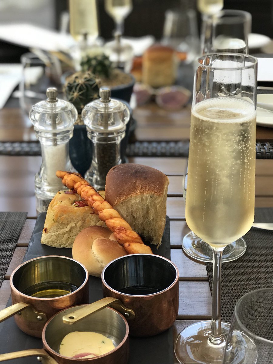 ShamielSham's tweet photo. Great Vibes being hosted by @TableBayHotelSA and @GHMUMMSA for the #sunmet #styleaheadofthefield Lunch with my favorite people in an amazing venue with great food ππΌ #suninternational #tablebayhotel #sunmet2018 https://t.co/wxIaoYPJpb
