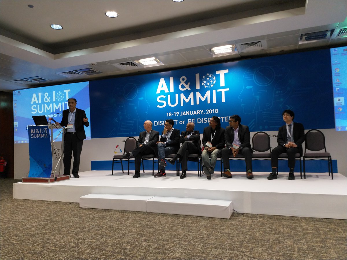 JanapareddyR's tweet photo. Sanjeev Malhotra CEO of NASSCOM Centre of Excellence for IoT at GEOSPATIAL WORLD FORUM at Hyderabad International Convention Centre. #GWF2018 #CenterOfExcellence #IoT #geo4ir https://t.co/Leq6WK8ALM