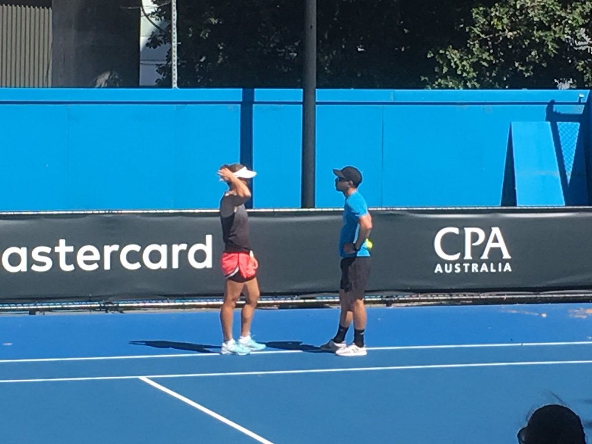 MormesOrmes's tweet photo. #AustralianOpen2018#hotisoverated! https://t.co/rwYhg4QqL2