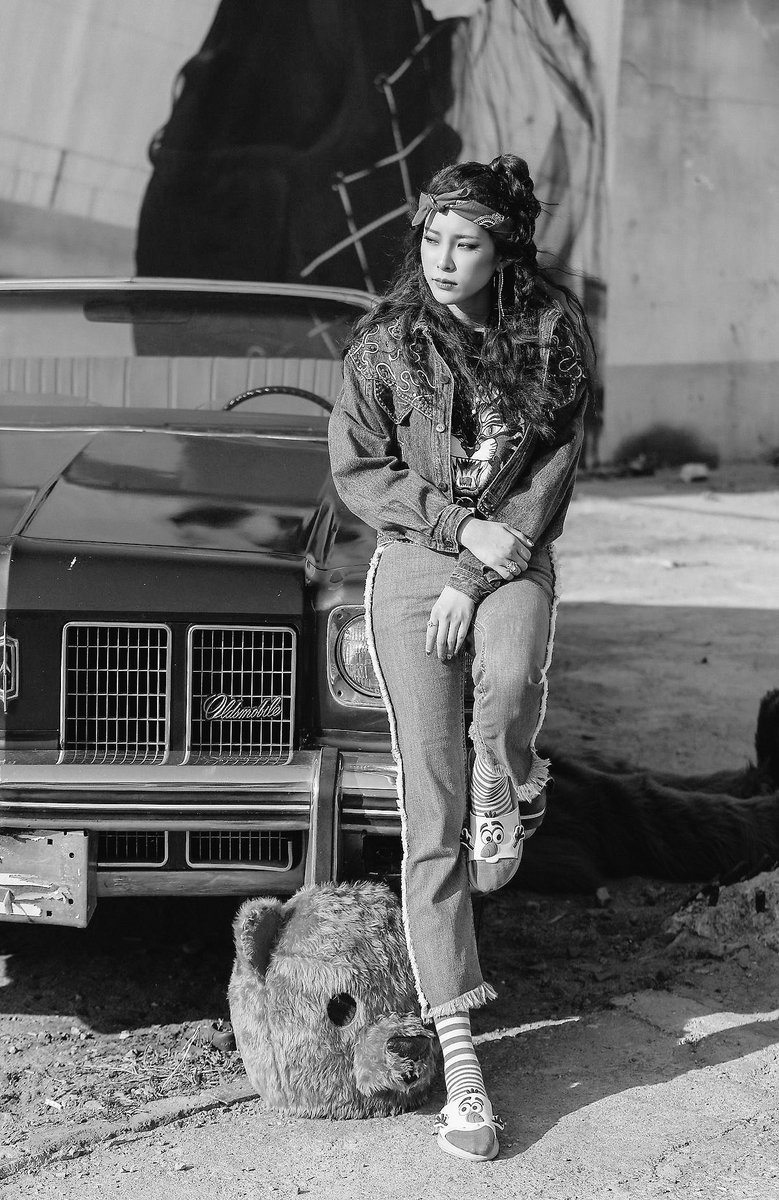 heizearchives's tweet photo. ˗ˏˋ heize ♡ behind the scenes of 
                        “don’t know you” mv  ´ˎ˗ https://t.co/seVnHXbdSk