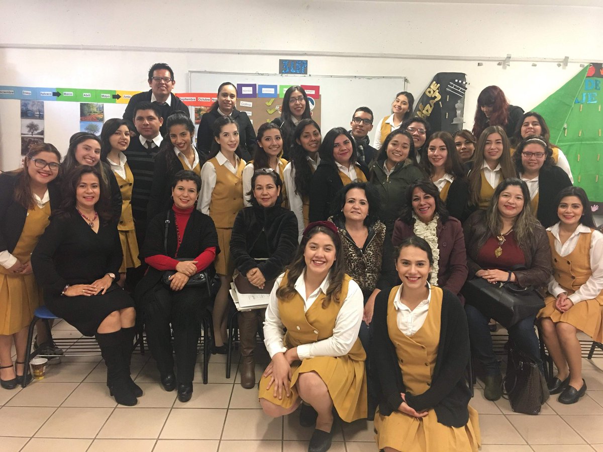 daniegs16's tweet photo. The best group ❤ love my career 😍
#teachersinprogress #3rdsemester #almostvacations #benuff https://t.co/D3GakbpfKB
