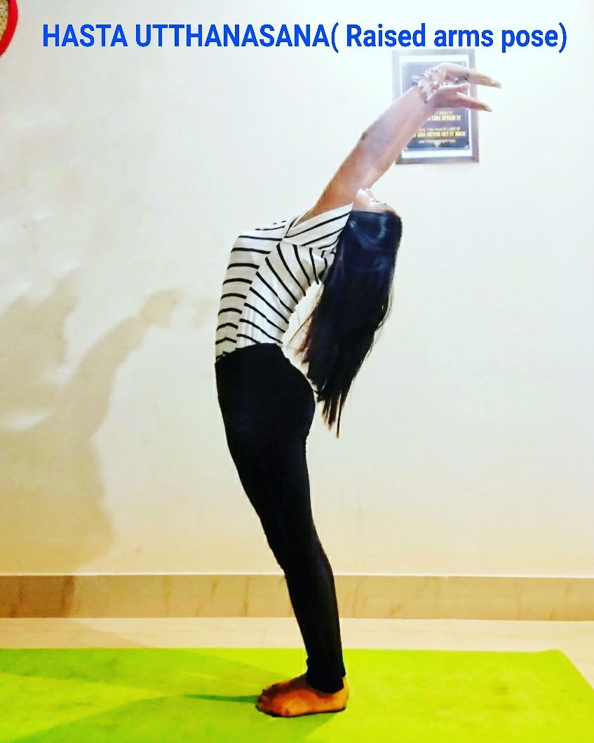NamasteYug's tweet photo. SUN SALUTATIONS" 
POSITION 2: HASTA UTTHANASANA( Raised arms pose) 
Breathing : Inhale while raising the arms
Mantra: "OM RAVAYE NAMAHA" salutations to the shining one.

#Peacelovengrace #Namasteyug https://t.co/HTFVueVF5B
