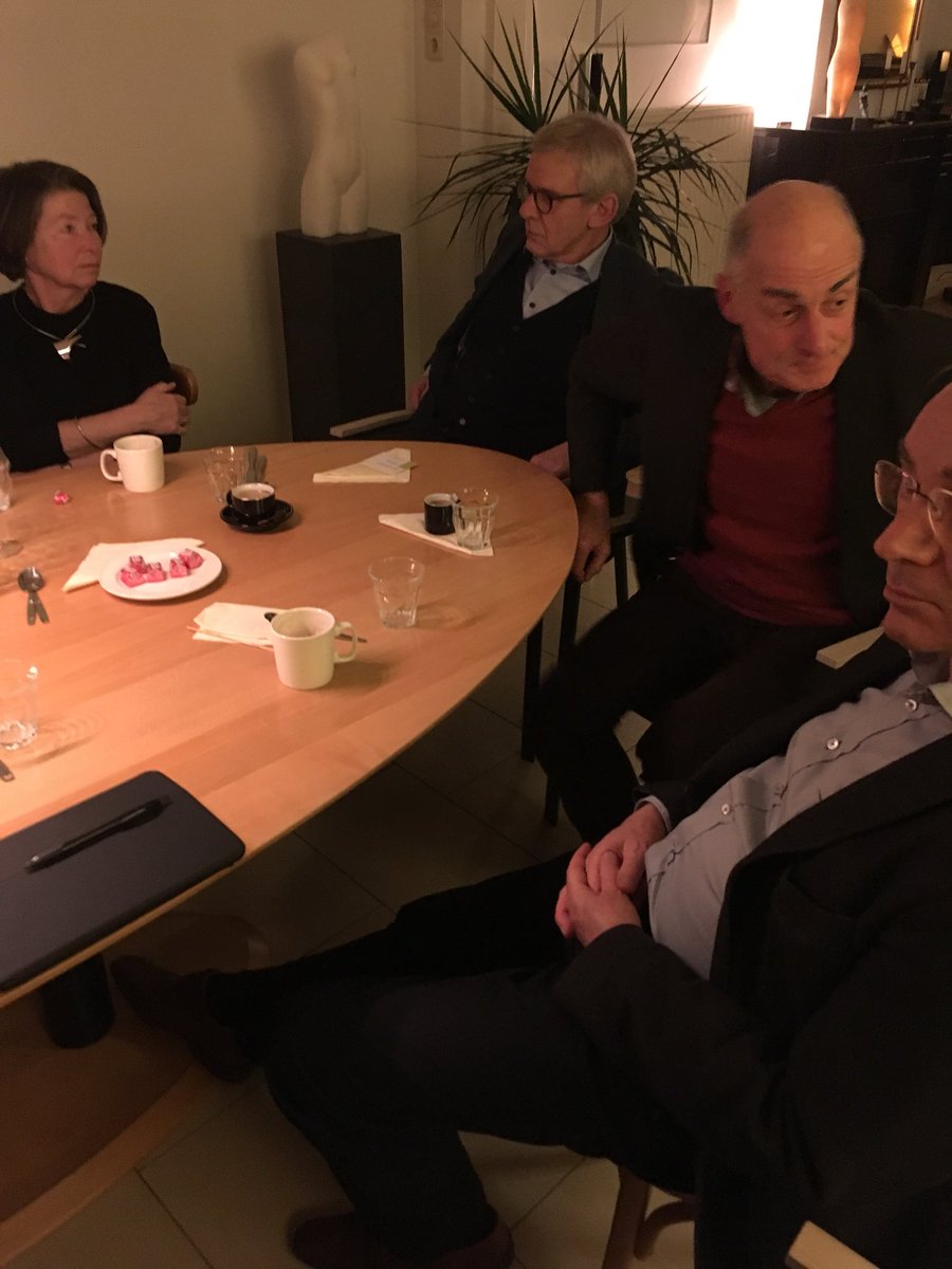 LeeflangHans's tweet photo. Bij het regionaal ontwerp maken mensen het verschil
Afscheid van de oude @eowijers 
#samenpionieren #ruimtelijkekwaliteit https://t.co/s7P6kcFTgD