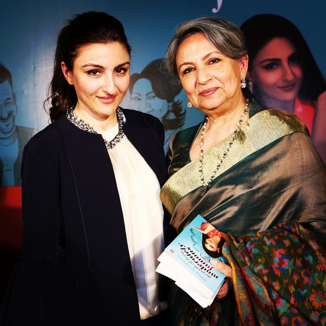 THEOFFICIALB4U's tweet photo. The evergreen Sharmila Tagore at the launch of @sakpataudi's book #perilsofbeingmoderatelyfamous https://t.co/LmjwD619Xe
