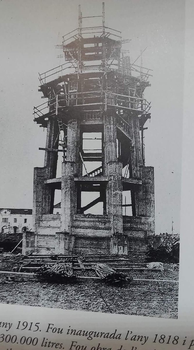 EspavilaSbd's tweet photo. Construcció de la #TorreDeLAigua (1917). Inaugurada al 1918, aquest és l'any del centenari! #BonDia #SabadellTEstimo #HistòriaDeSabadell https://t.co/rqMVkKhm12