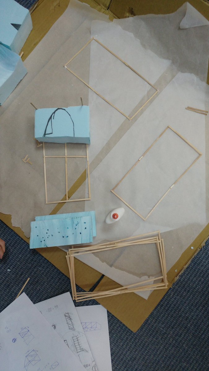 NFJeff_'s tweet image. Building towers to go on the #earthquake #shaketable #grade6