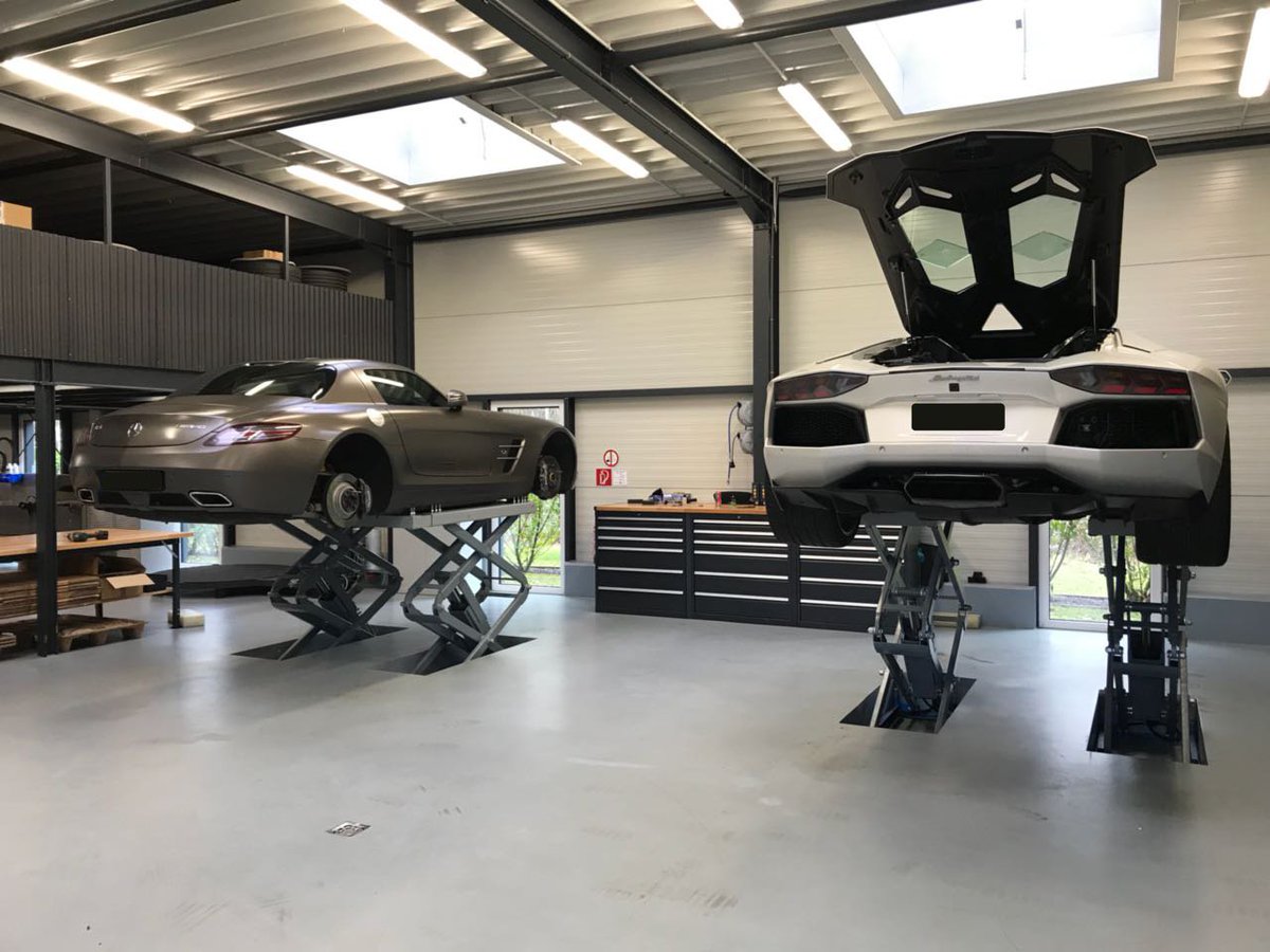 wheels_and_more's tweet photo. DAILY WALKAROUND @wheels_and_more #carpon #wheelporn #luxury #lifestyle #cartuning #toysforboys #weekend #SummerIsComing https://t.co/HdeL48Eer3