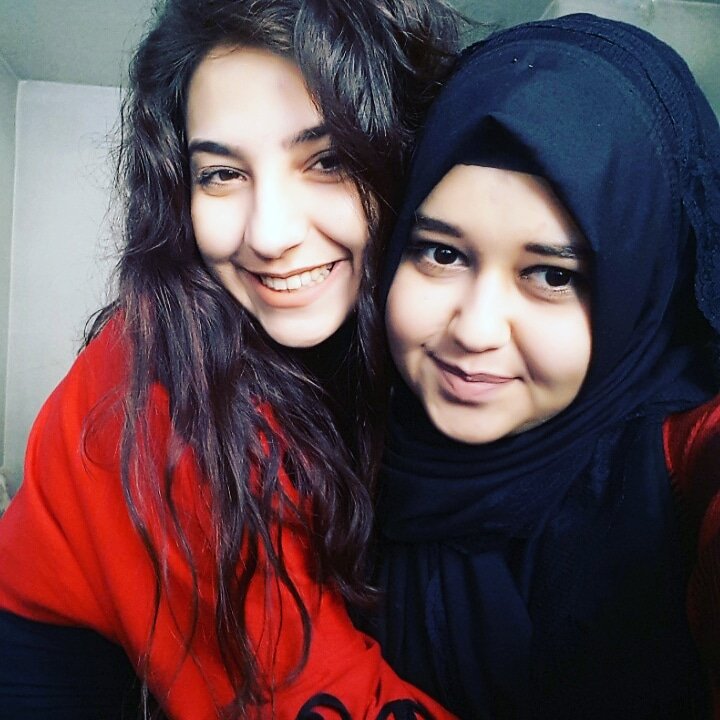 Benim yüreği güzel kardeşim. Çok özliycem seni bitanem benim...😽