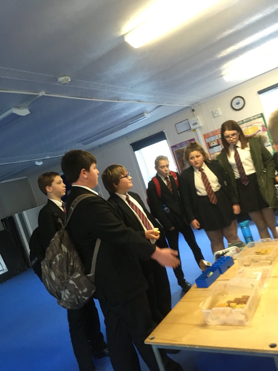 LMDC_SBC's tweet photo. Great selling going on today @LMDCHSCA @lmdcpe @LamareHighSchoo #StudentBusinessChallenge #LMDCStandards https://t.co/jder75Otlm