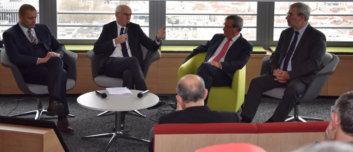 Pour le lancement officiel de l'#AURAHLM, échanges et partages sur les défis du lgt social avec <a href="/trepentin/">Thierry Repentin</a>, invité d'honneur de cette matinée #loidefinance2018 #ConférenceDeConsensus <a href="/UnionHlm/">UnionHlm</a> <a href="/FNARhlm/">FNAR</a>