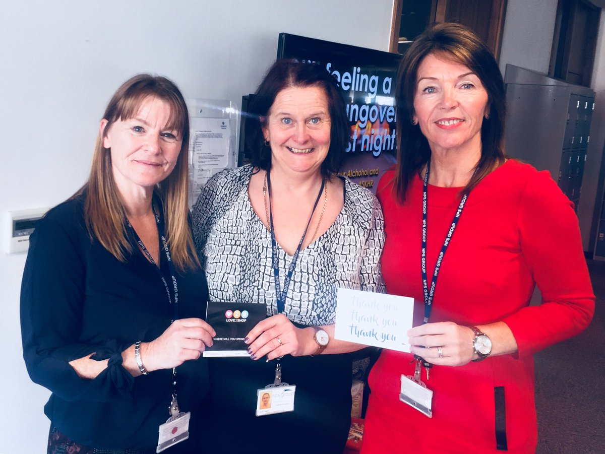 karentemplenpsb's tweet photo. @NPSBarnsley Karen Headen receives Thanks2U commendation for stepping into the Construction buying role, doing great work and really impressing manager Janine Parkhill.  Well done Karen, great to know we can always rely on you @BarnsleyCouncil @npsgroupuk https://t.co/xQxXAGHSjg