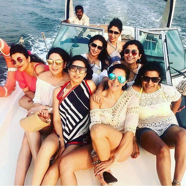 Happy to host @thedefaultrunner & her friends on our yacht for her birthday celebrations 😁🎁🎊 #goa #yacht #boat