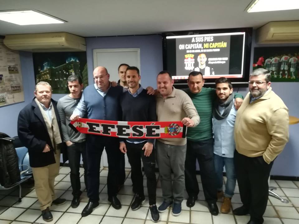 Ceballos recibe un emotivo y merecidisimo homenaje de las Peñas <a href="/fpfcct/">Federación de Peñas FC Cartagena</a>  <a href="/ultimohicano21/">juan carlos ceballos</a> <a href="/treceraG13/">Trecera.com ⚽️</a> goo.gl/Ly3zpf