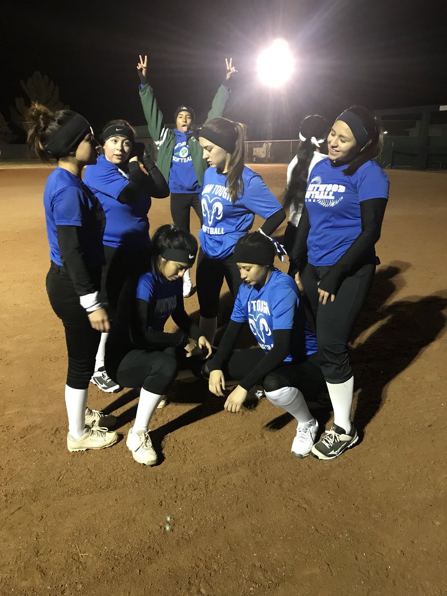 __Luvash's tweet photo. Seasons here ⚾️❤️ #midnightmadness2018 https://t.co/sYz4LWirrw