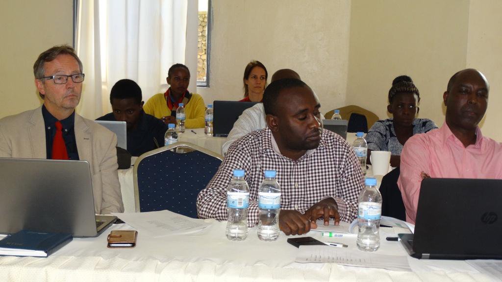 RwandaWater's tweet photo. Bwana @FTetero Ukuriye Ishami ry'Imicungire y'Amazi @info_rwfa ashimiye abitabiriye Inama nyunguranabitekerezo ku mishinga yakorwa mu cyogogo cy'uruzi rwa #Muvumba @GicumbiDistrict abasaba gukomeza gukorera hamwe @Water4GrowthRW https://t.co/DyPlnfsadU