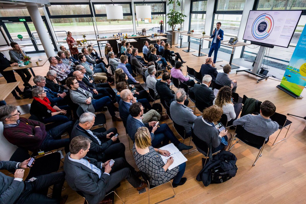 Rijkswaterstaat en het Rijksvastgoedbedrijf gaan met Platform CB’23 circulair bouwen concreet maken.
Mooie afsluiting eindsymposium #WeekvandeCE #CirculaireEconomie #duurzaam rijkswaterstaat.nl/over-ons/nieuw…