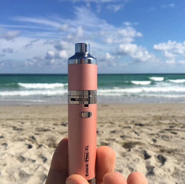 YocanTechnology's tweet photo. Happy Weekend! 😛😛😛
Just relax with your #EvolvePlusXL and enjoy #vaping!
https://t.co/vo5dlb3HVT https://t.co/hYm5YH7pg9