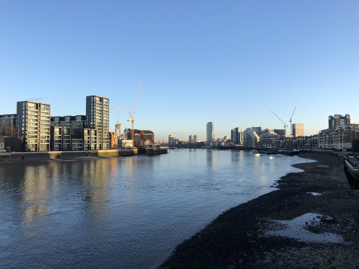 Lucy_Speech's tweet image. Excited to be north of the river for London AAC hubs theory and practice in acquired conditions study day! (Also enjoyed a different commute this morning)