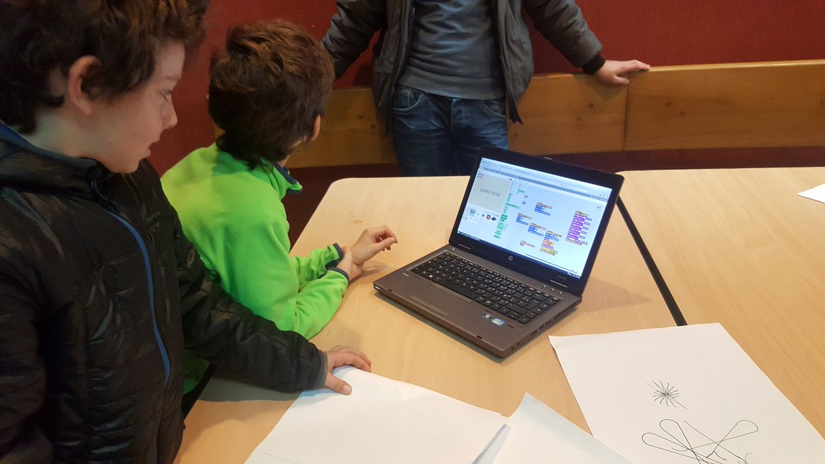 VillardMis's tweet photo. Les CM2 de l'école de Villard de Lans nous présentent les jeux vidéos qu'ils ont créés. La relève est assurée ! 💪💪 #villardmipimitic https://t.co/enoQNRdNBf