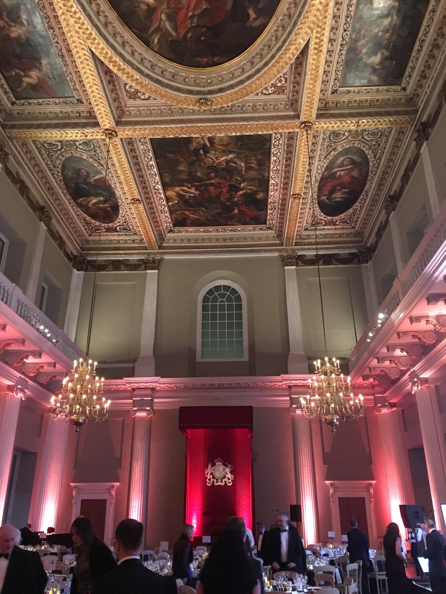 Delighted with @cc_hayward that <a href="/cityoflondon/">City of London</a> won for Bloomberg building at London Planning Awards last night