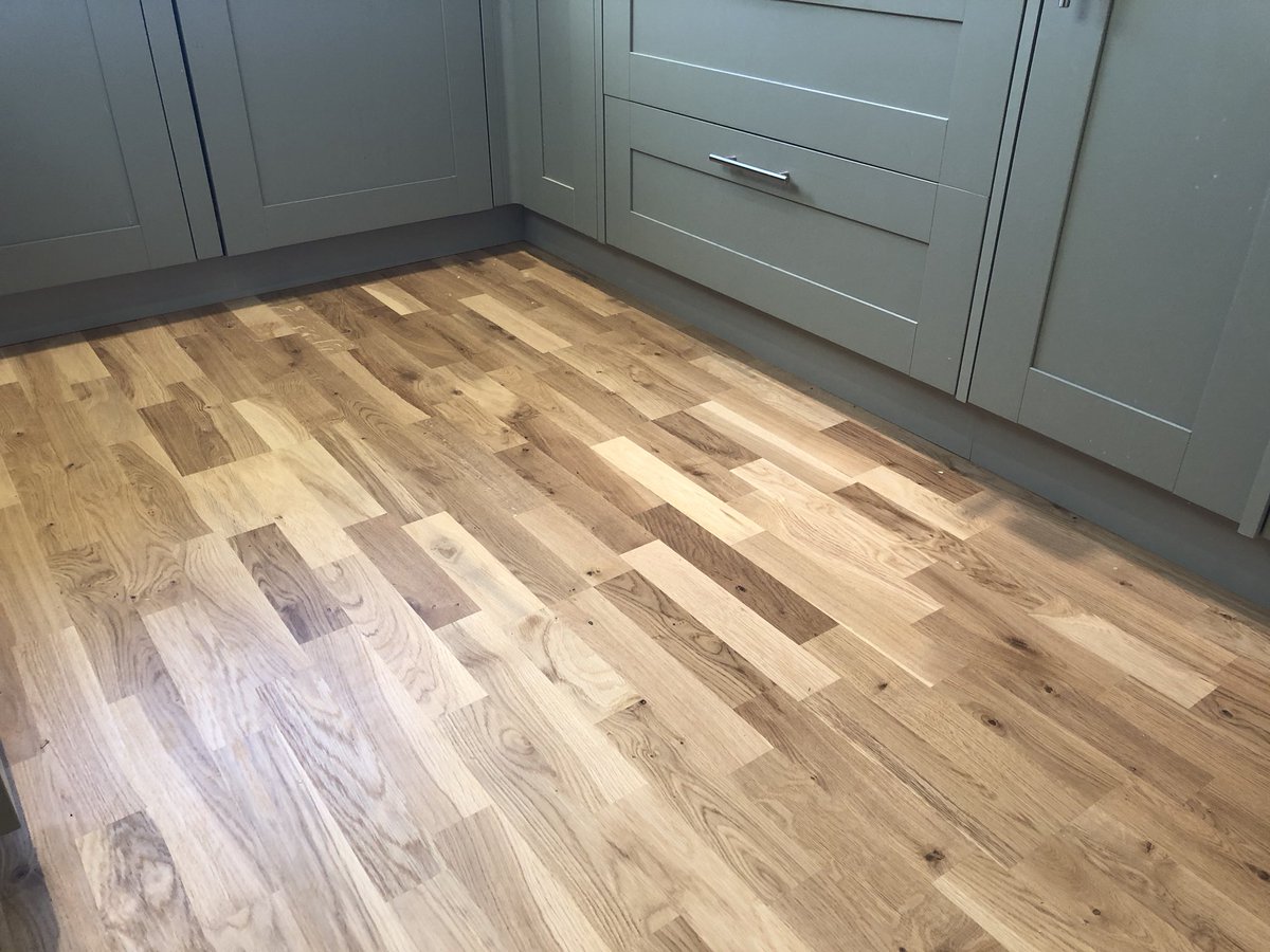 Mbuildservices's tweet photo. @KahrsHardwood. Yesterday’s finished floor. We love the ‘glue free’ joint locking system. #flooring #kitchen #homeimprovement https://t.co/c3wfx61Bsp