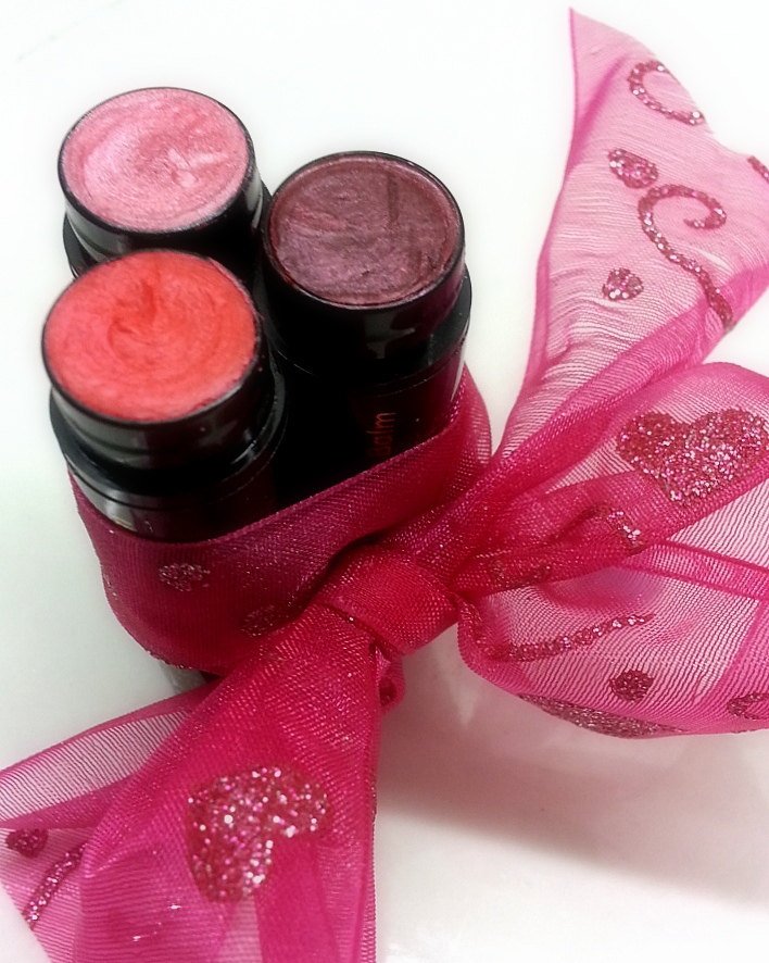 stagandwolfe's tweet image. Excited to share the latest addition to my #etsy shop: Luxury natural organic coconut oil and beeswax tinted lip balm Christmas bundle etsy.me/2DNR2PN #bathandbeauty #organic #natural #lipbalm #mineral #beeswax #coconutoil #lipcolour #lipstick