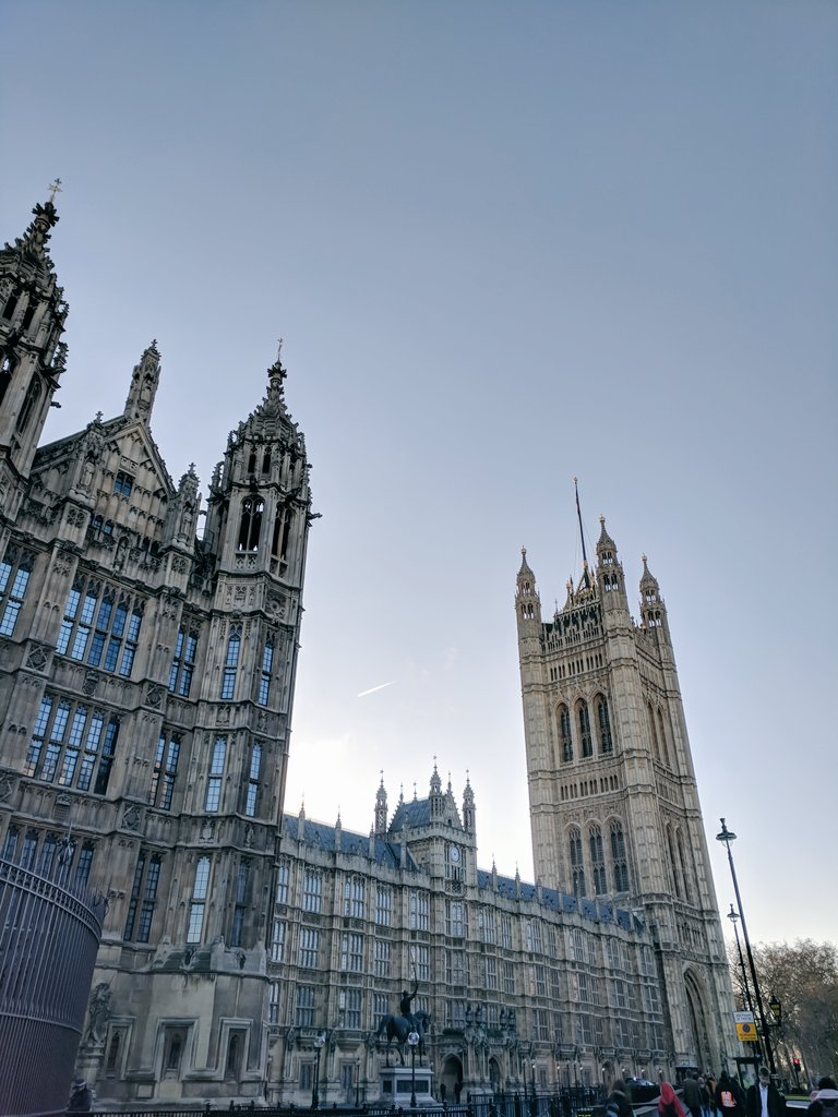 ellie_mj_white's tweet photo. Great to be in the Commons this morning listening to the fantastic, formidable @KarenPBuckMP and her much needed PMB on housing standards. And great to hear concern about cuts to legal aid during the debate #FitforHumans #housing #mentalhealth https://t.co/kUXFaWVoXN
