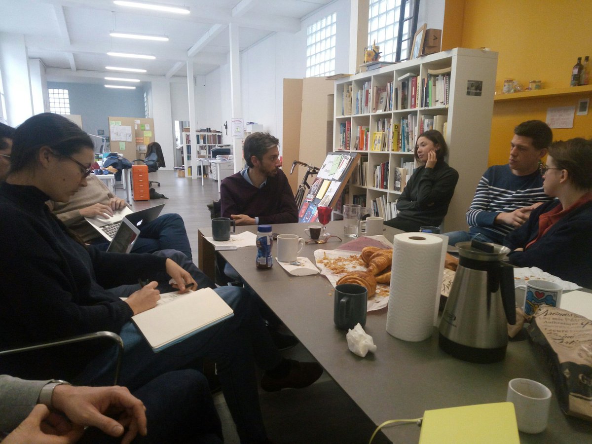 On parle de contribution citoyenne, de monnaies locales et numériques avec <a href="/emilejosselin/">Emile Josselin</a> et la problématique qui revient c'est de bien ficeler ses leviers pour engager dans un cercle vertueux :) <a href="/vrmtvrmt/">Vraiment Vraiment</a>