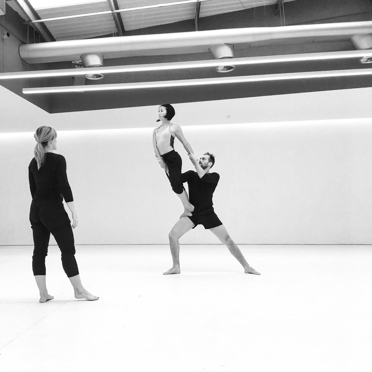 JamesCousinsCo's tweet image. We&apos;ve spent this week in residence Studio @WayneMcGregor pulling together a brand new Lec/Dem of @AQA #gcse spec work #WithinHerEyes Available for booking now!